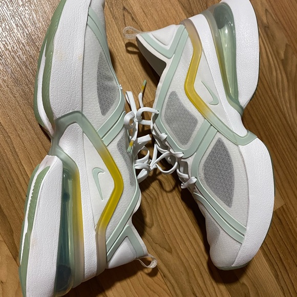 Nike Air Max 270 XX Unisex M (10.5), W (12) NEW